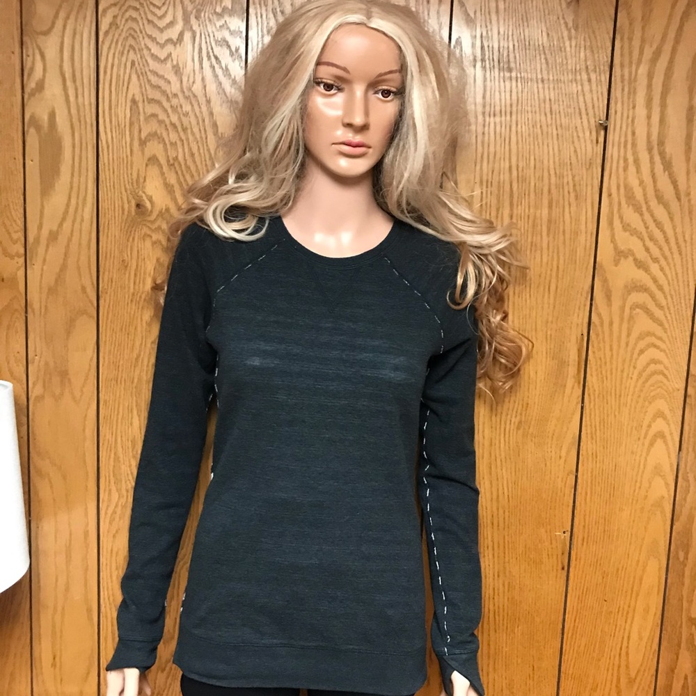 Lululemon Open your Heart long Sleeve II - Reversible black & White Size none - Picture 6 of 13